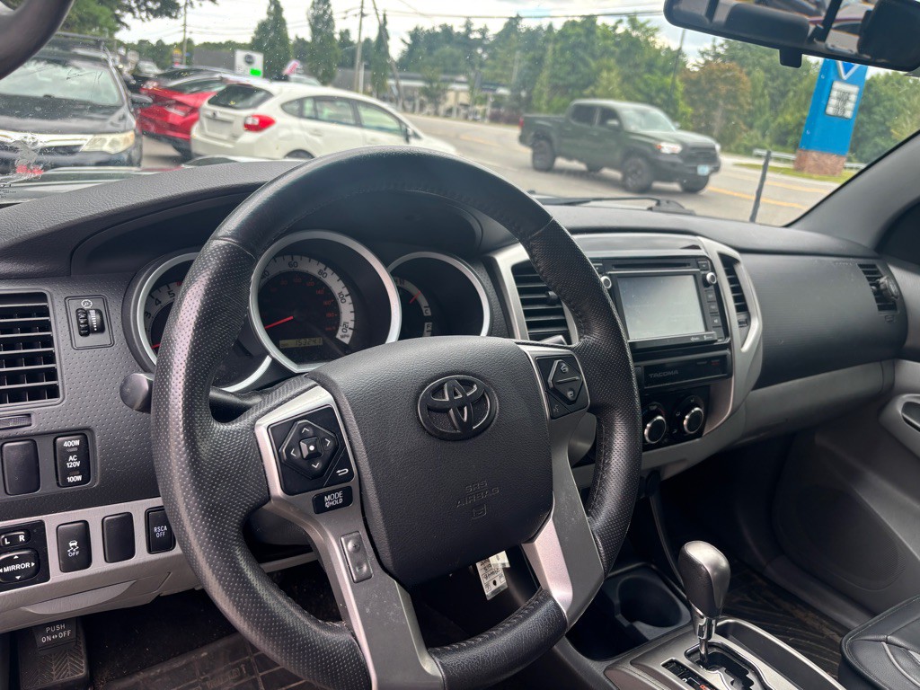 2015 Toyota Tacoma Image 4
