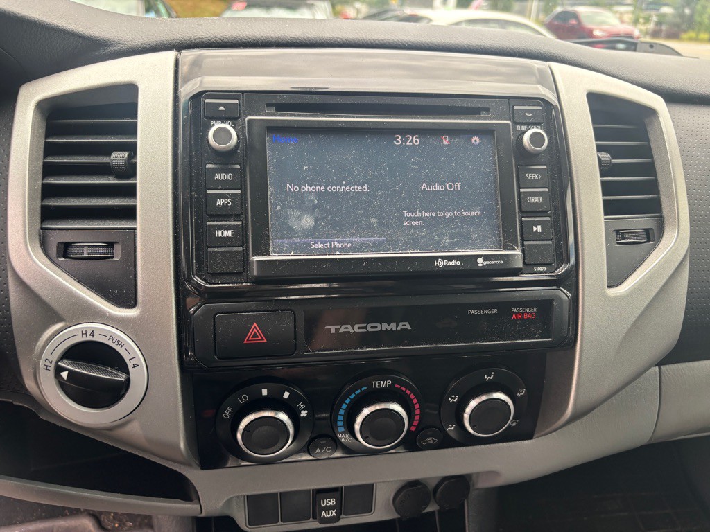 2015 Toyota Tacoma Image 11