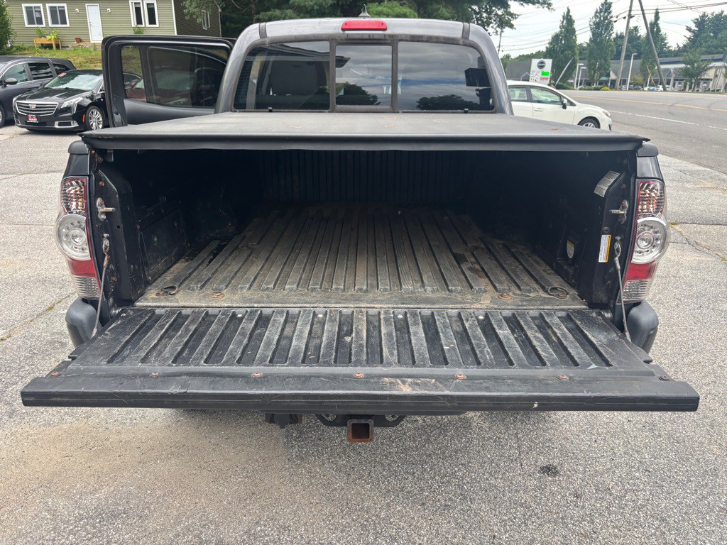 2015 Toyota Tacoma Image 13