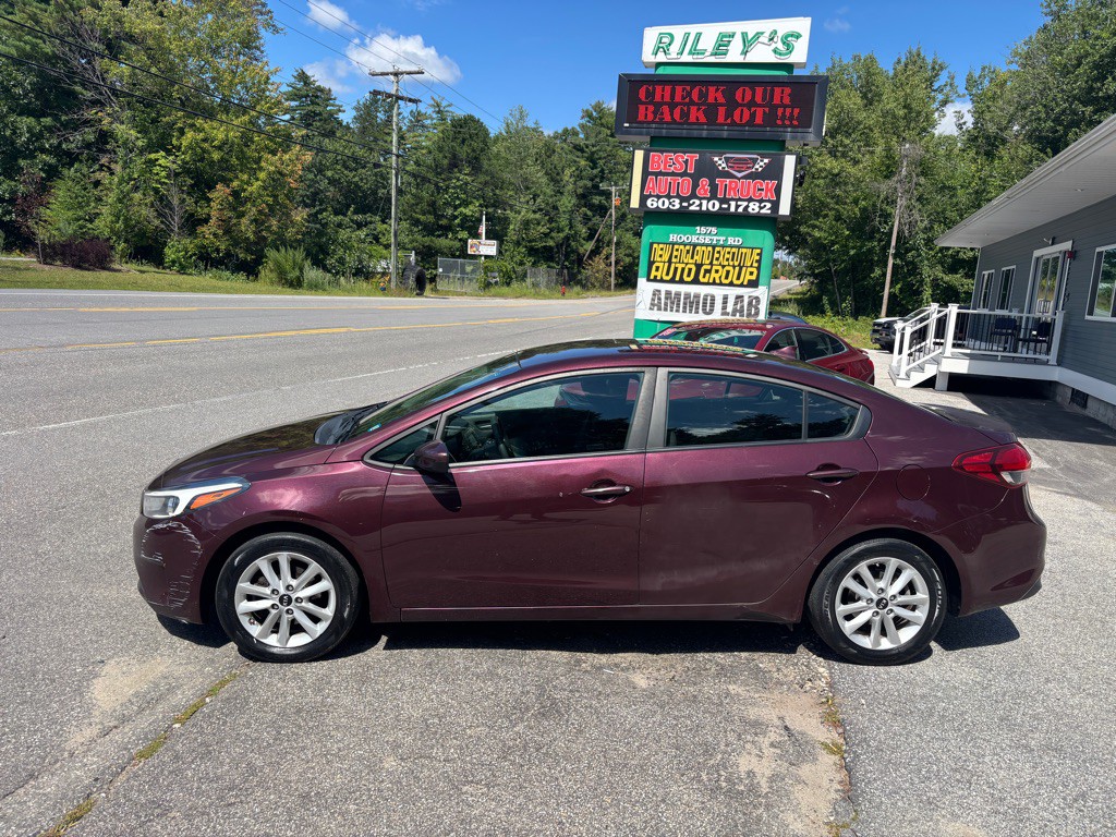 2017 Kia Forte Image 2