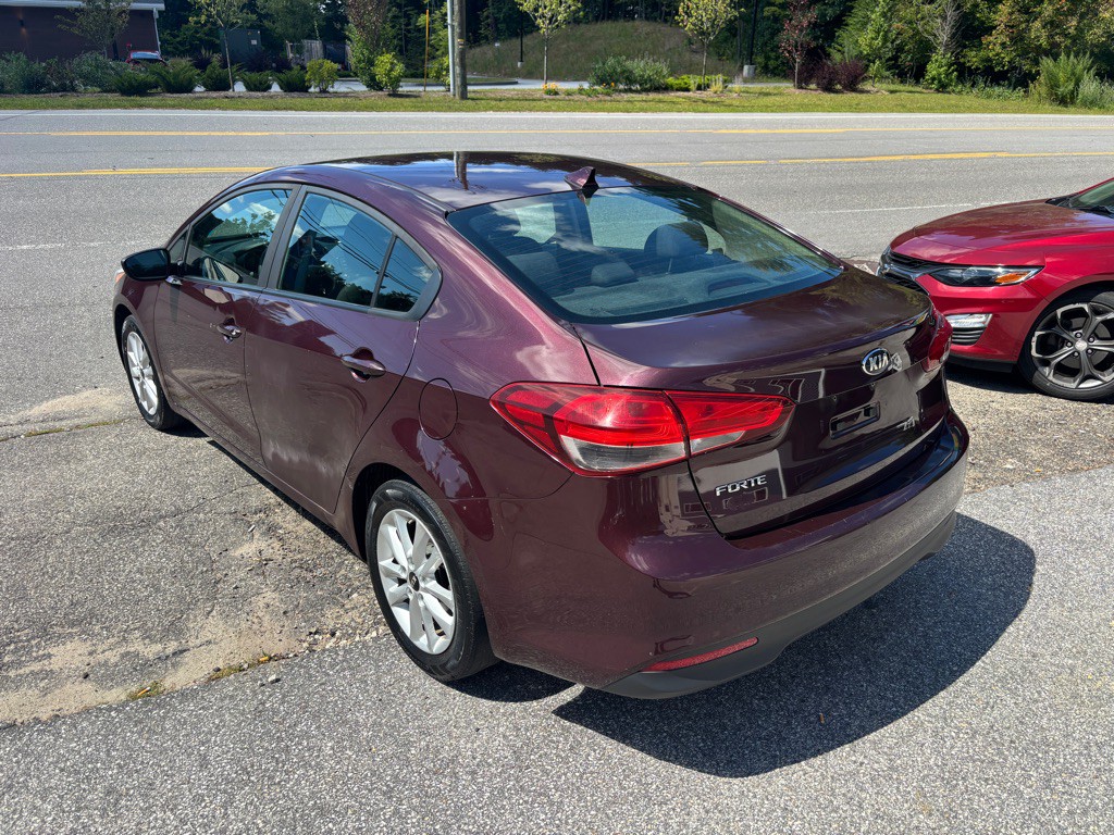 2017 Kia Forte Image 3