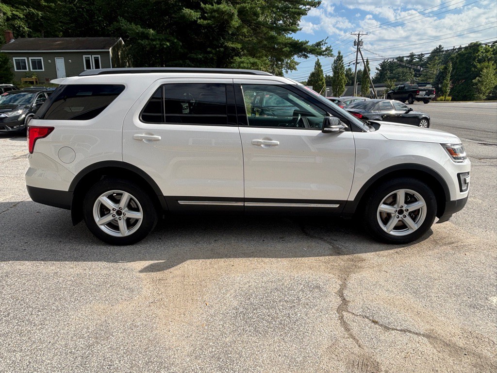 2017 Ford Explorer Image 4