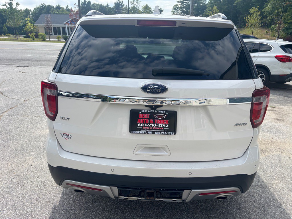 2017 Ford Explorer Image 8