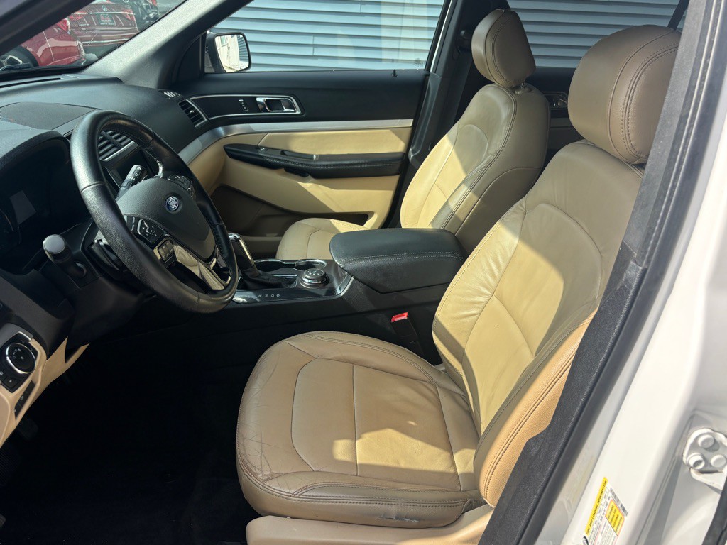 2017 Ford Explorer Image 10