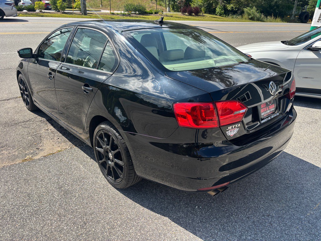 2014 Volkswagen Jetta Image 2