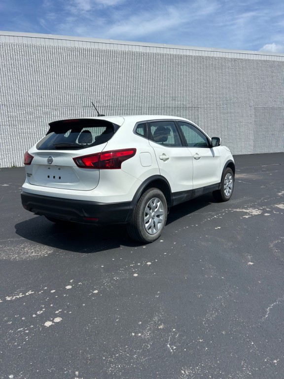 2018 Nissan Rogue Image 3