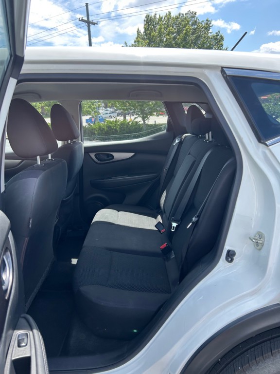 2018 Nissan Rogue Image 6
