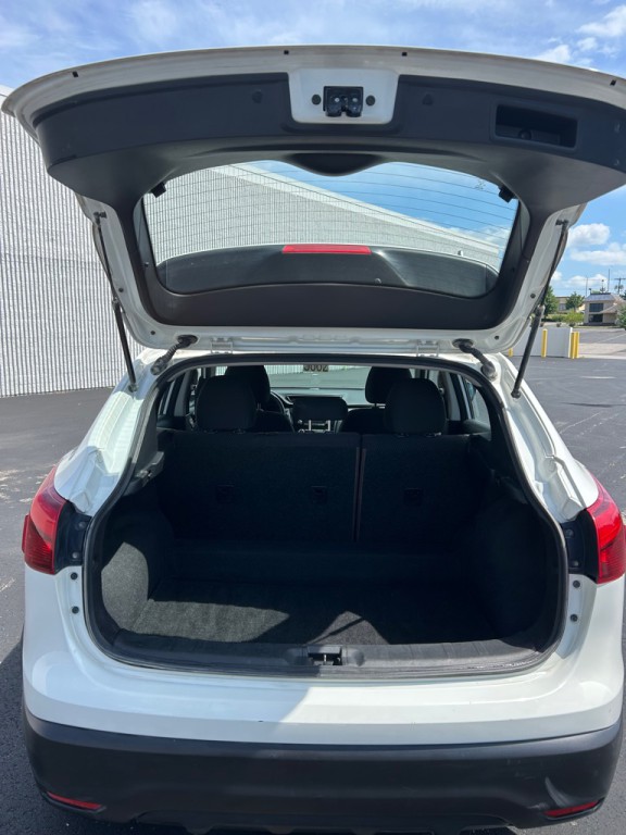 2018 Nissan Rogue Image 8