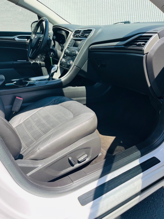 2014 Ford Fusion Image 8