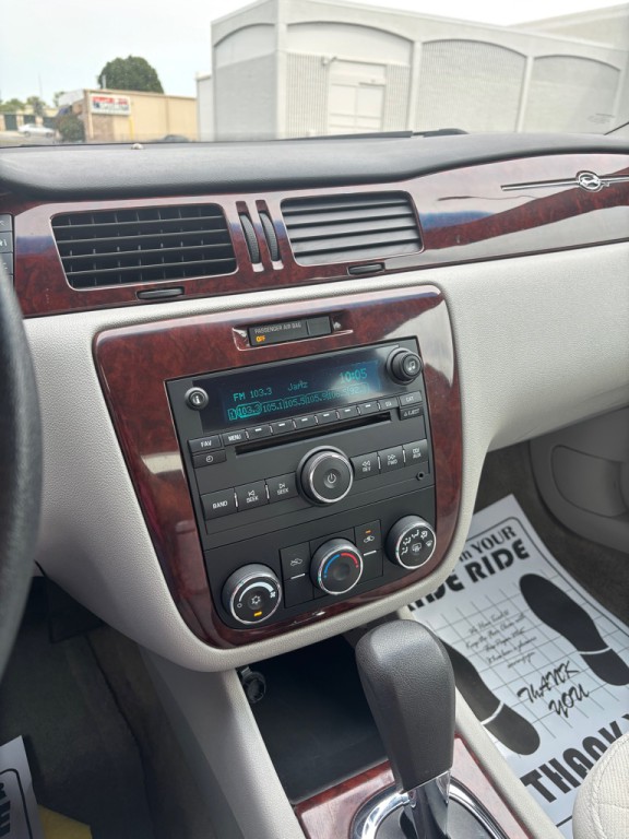 2008 Chevrolet Impala Image 14