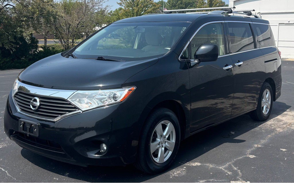 2017 Nissan Quest Image 2