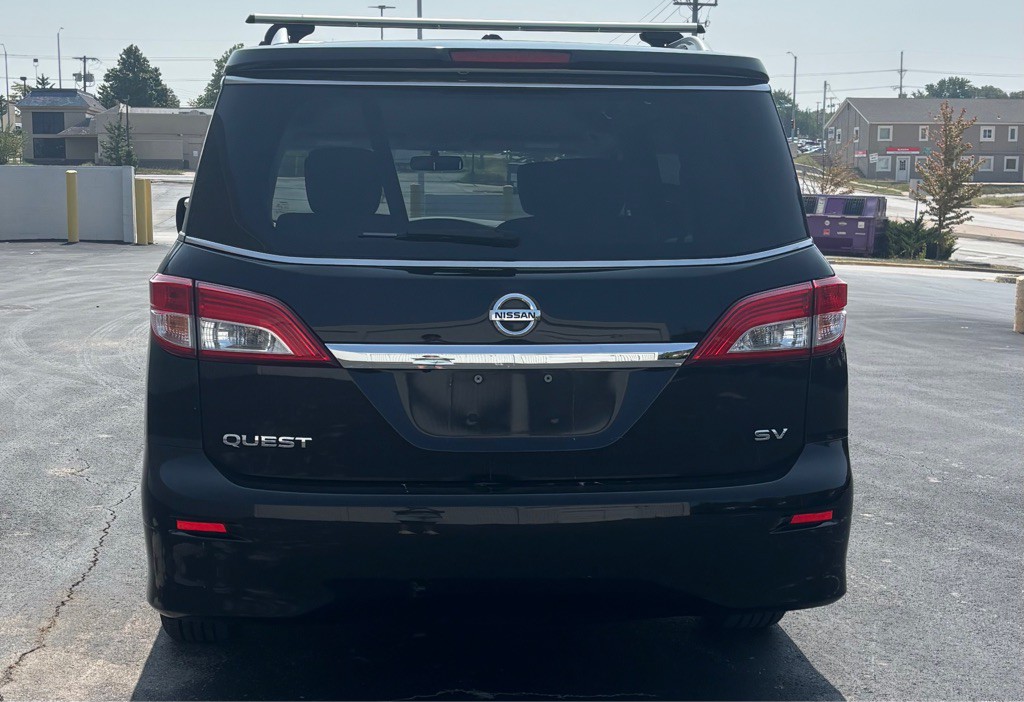 2017 Nissan Quest Image 4