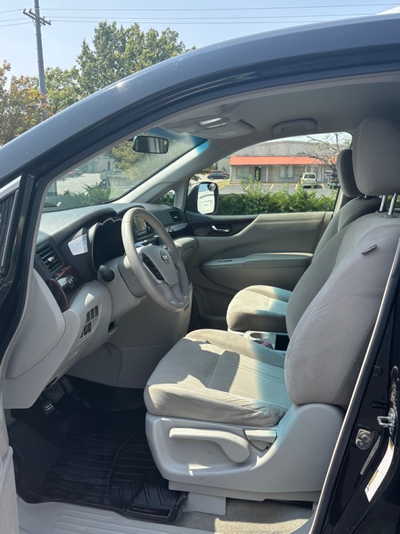 2017 Nissan Quest Image 7