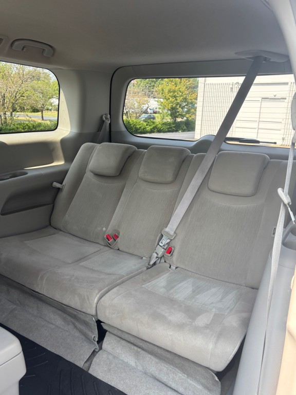 2017 Nissan Quest Image 9