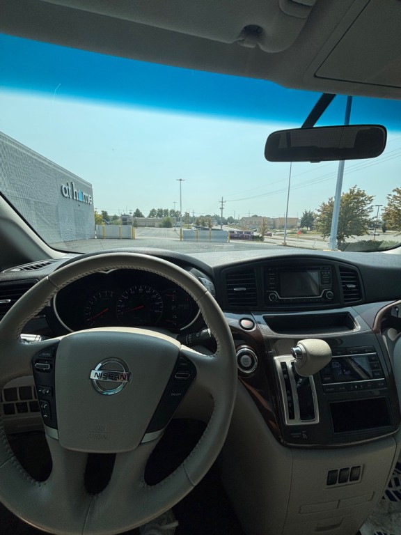 2017 Nissan Quest Image 14