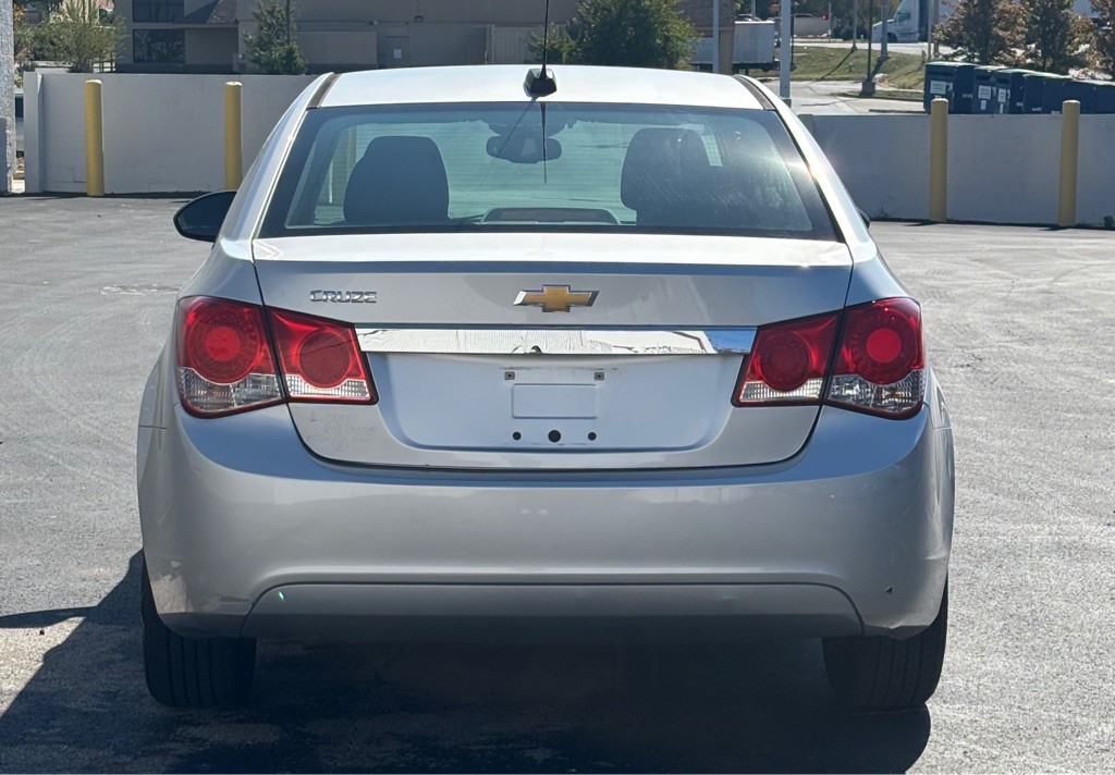 2015 Chevrolet Cruze Image 4