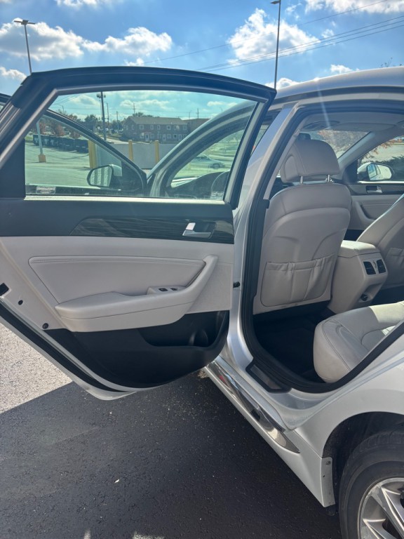 2016 Hyundai Sonata Image 9