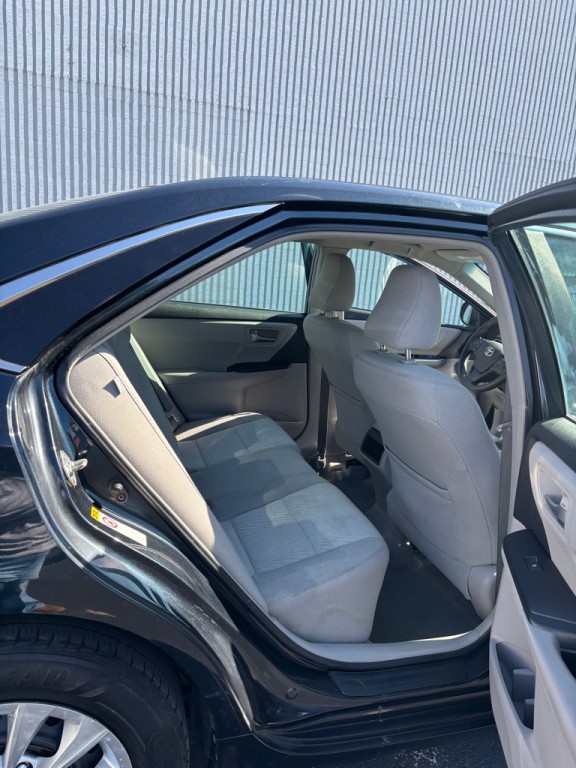 2015 Toyota Camry Image 10