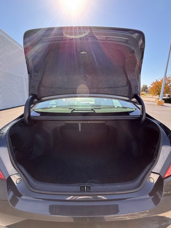 2015 Toyota Camry Image 15