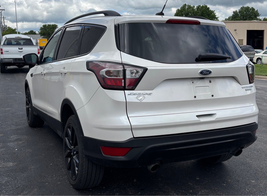 2017 Ford Escape Image 3