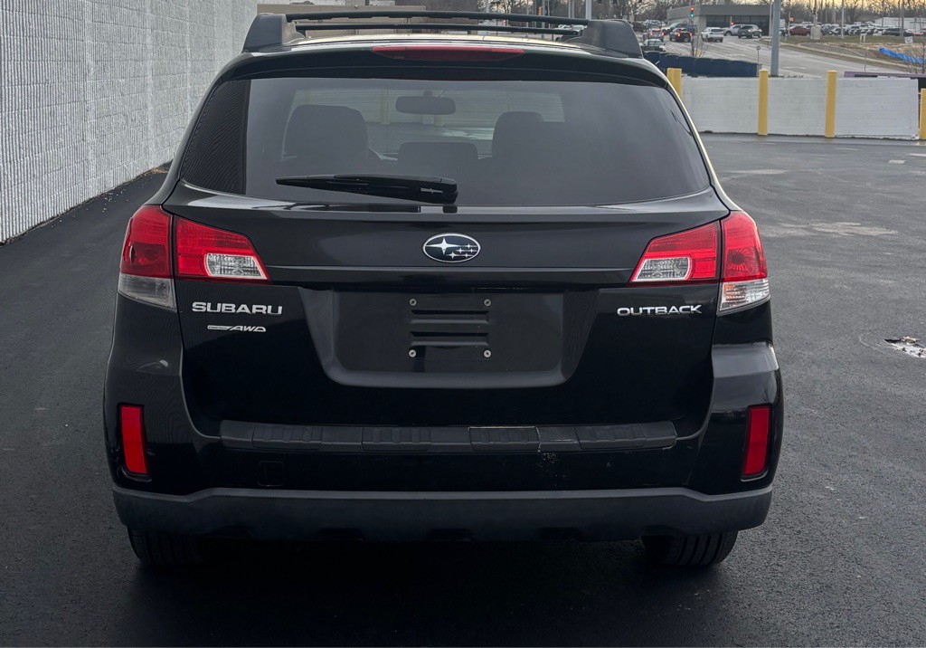 2010 Subaru Outback Image 3