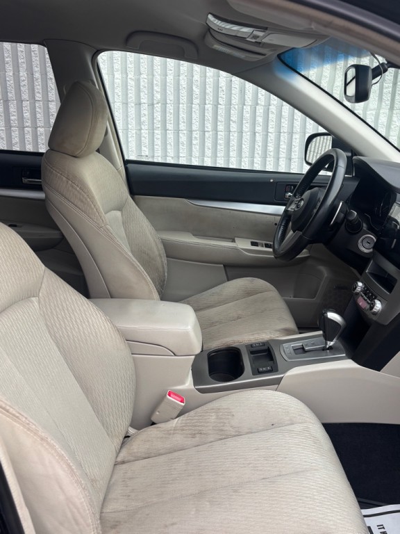 2010 Subaru Outback Image 7