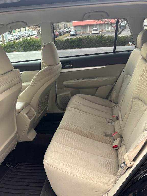 2010 Subaru Outback Image 10