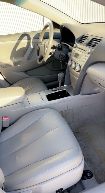 2011 Toyota Camry Image 7