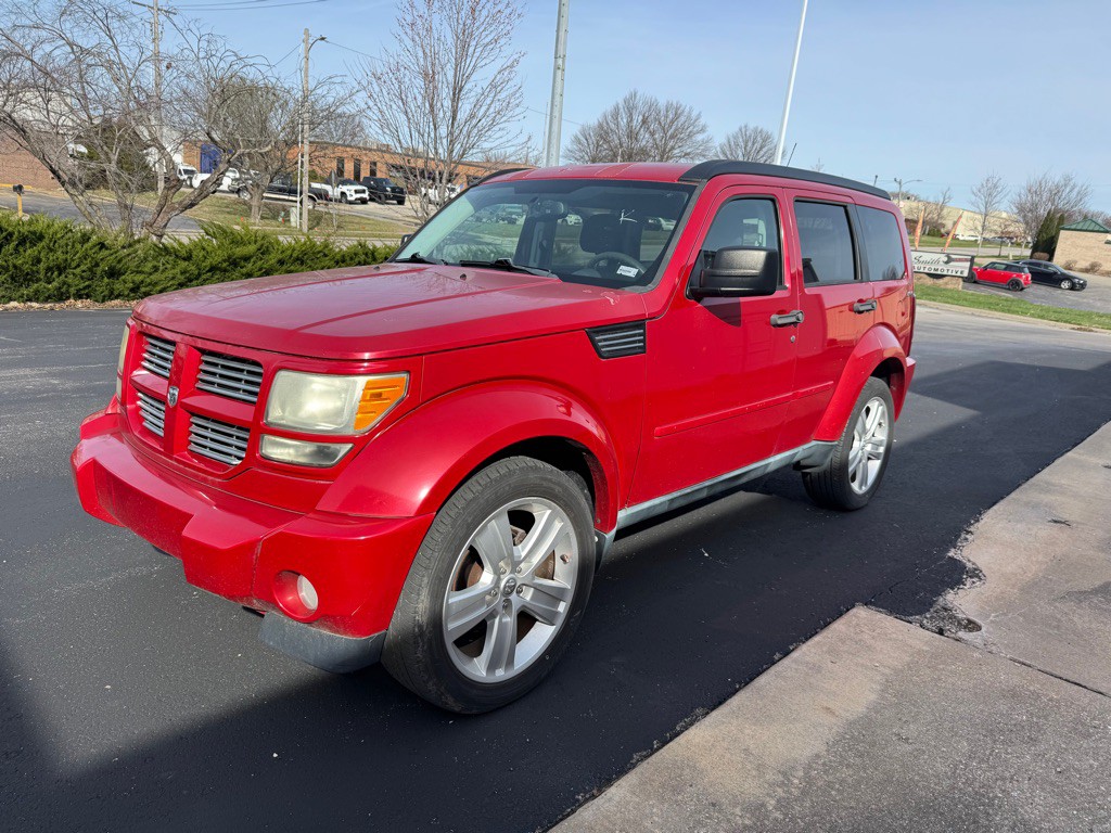 2011 Dodge Nitro Image 1
