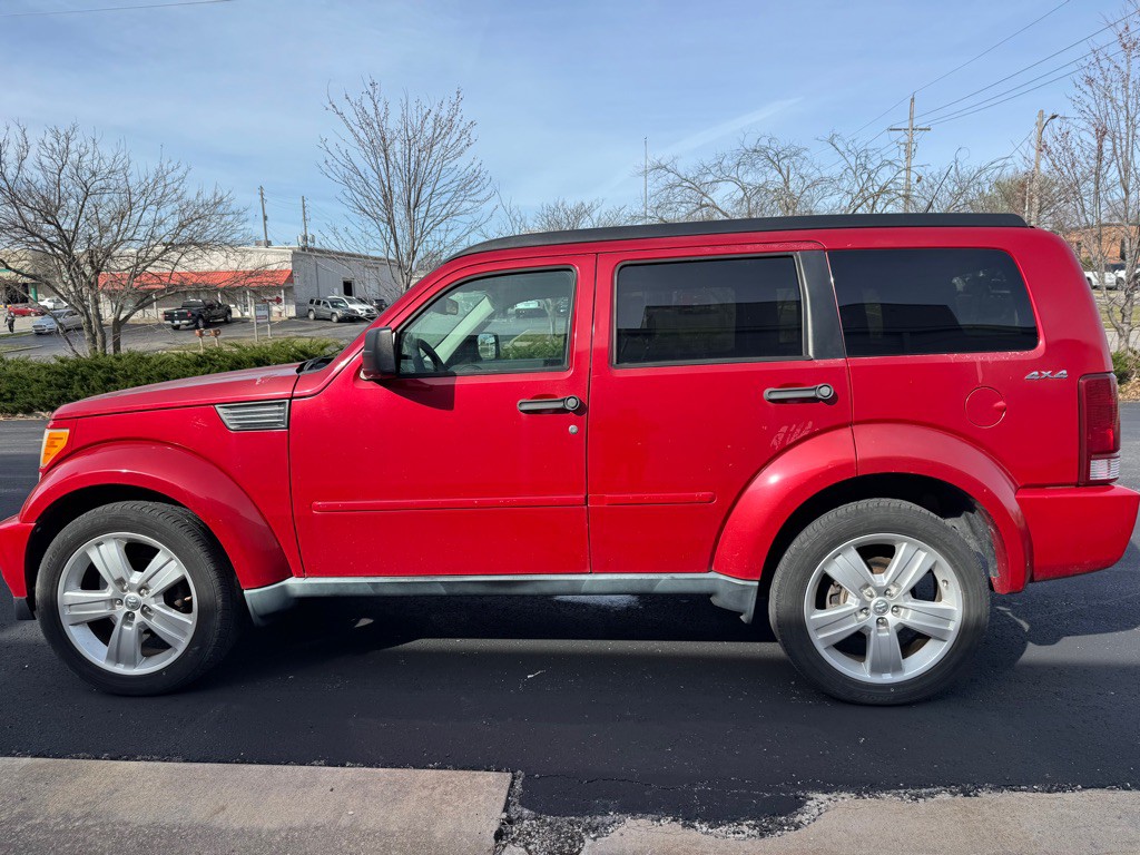 2011 Dodge Nitro Image 2