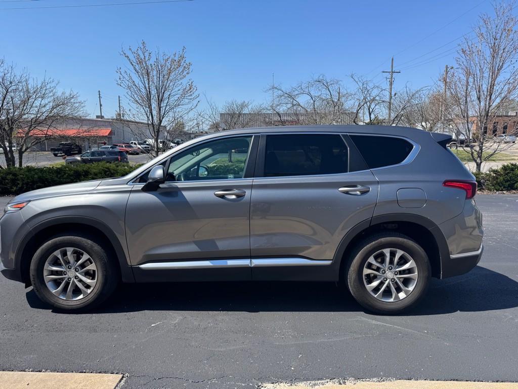 2019 Hyundai Santa Fe Image 2