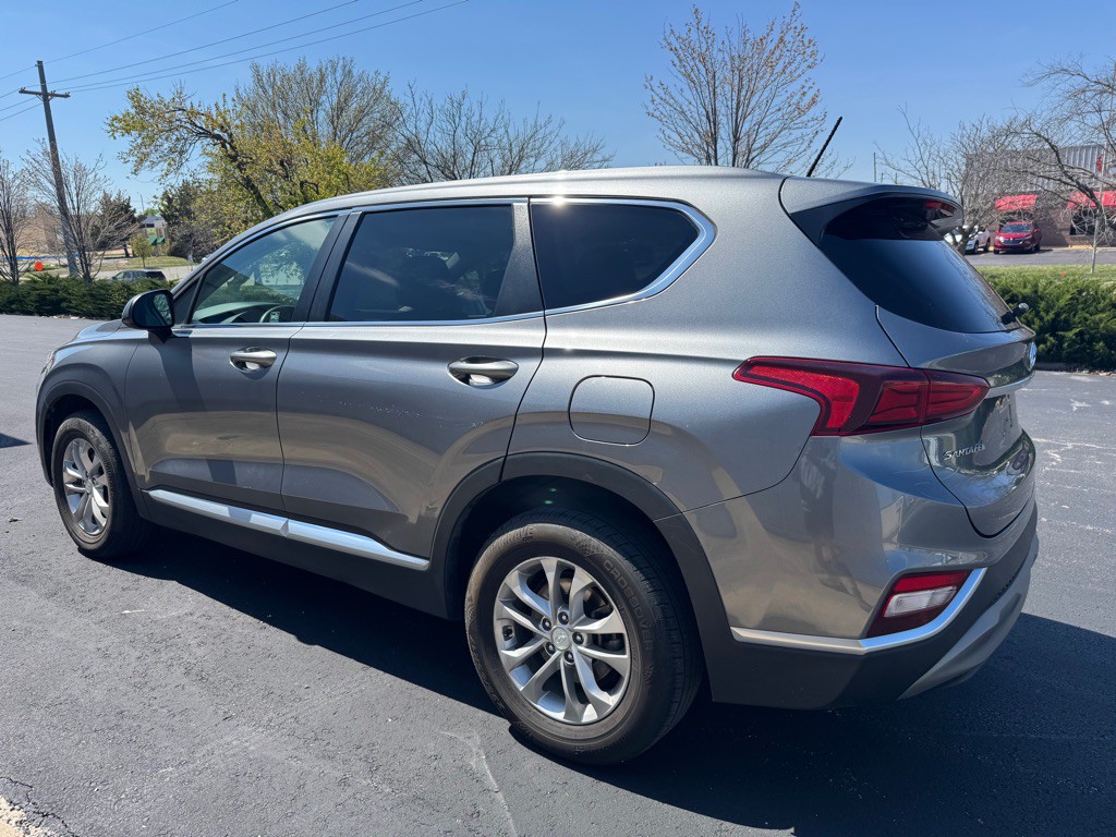2019 Hyundai Santa Fe Image 3
