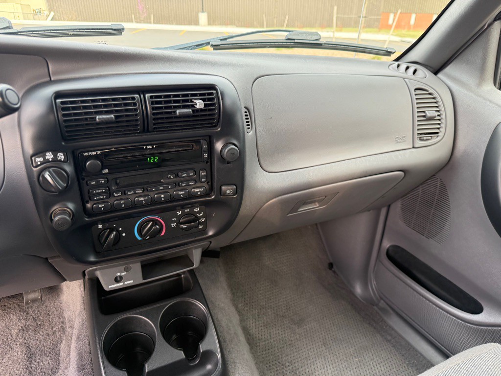 2002 Ford Ranger Image 12