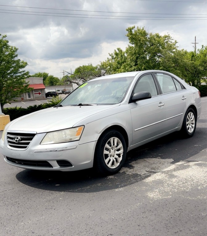 2010 Hyundai Sonata Image 2