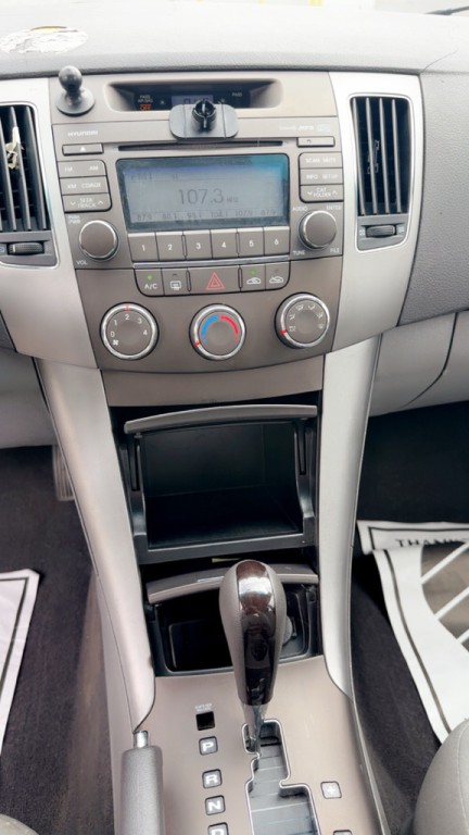 2010 Hyundai Sonata Image 11