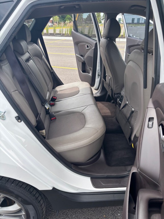 2014 Hyundai Tucson Image 8