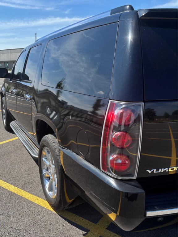 2007 GMC Yukon Image 3