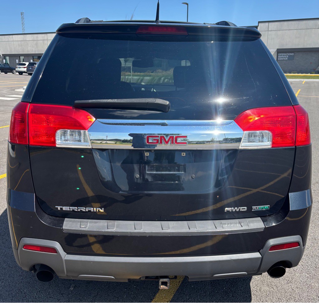 2011 GMC Terrain Image 2