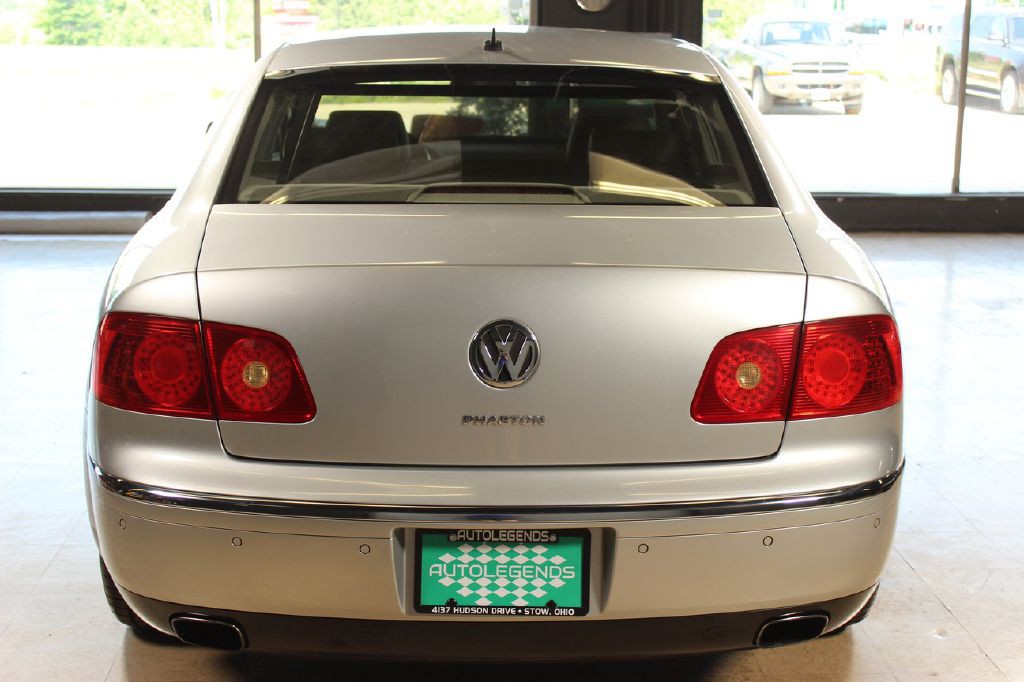 2004 Volkswagen Phaeton Image 5