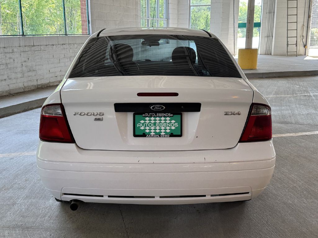 2005 Ford Focus Image 5