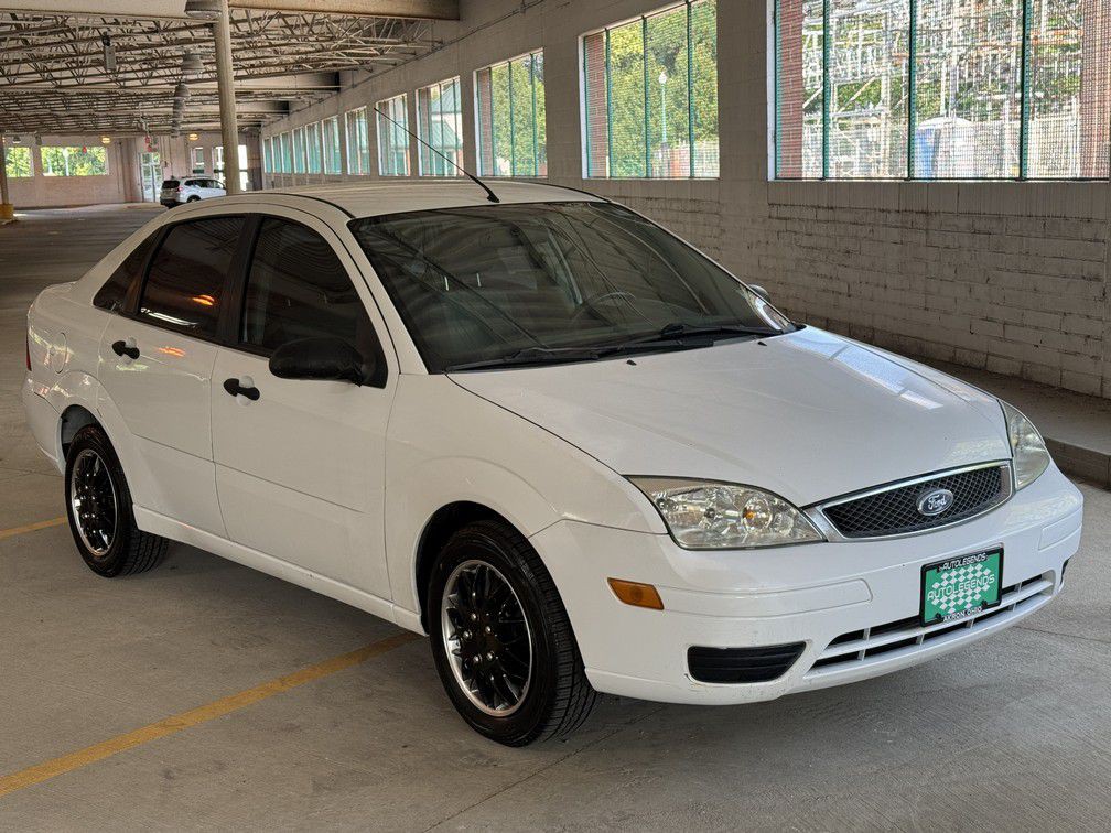 2005 Ford Focus Image 8