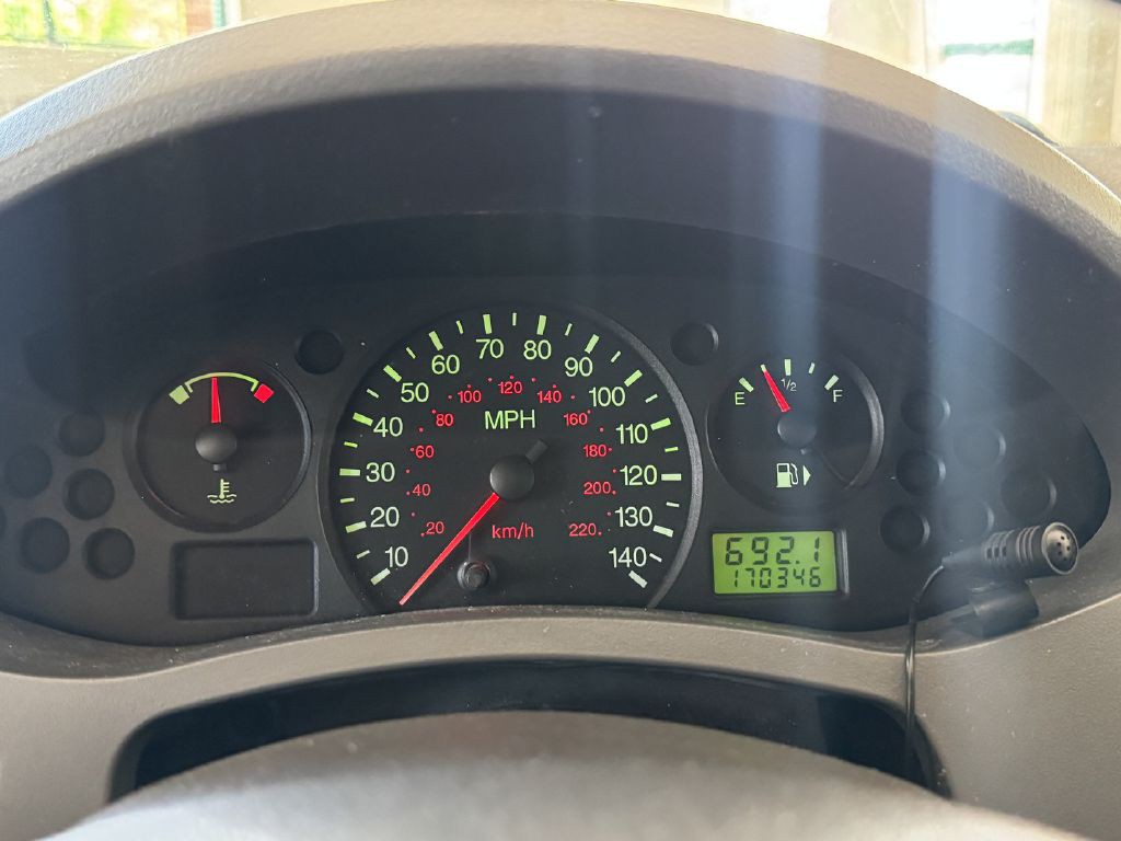2005 Ford Focus Image 16