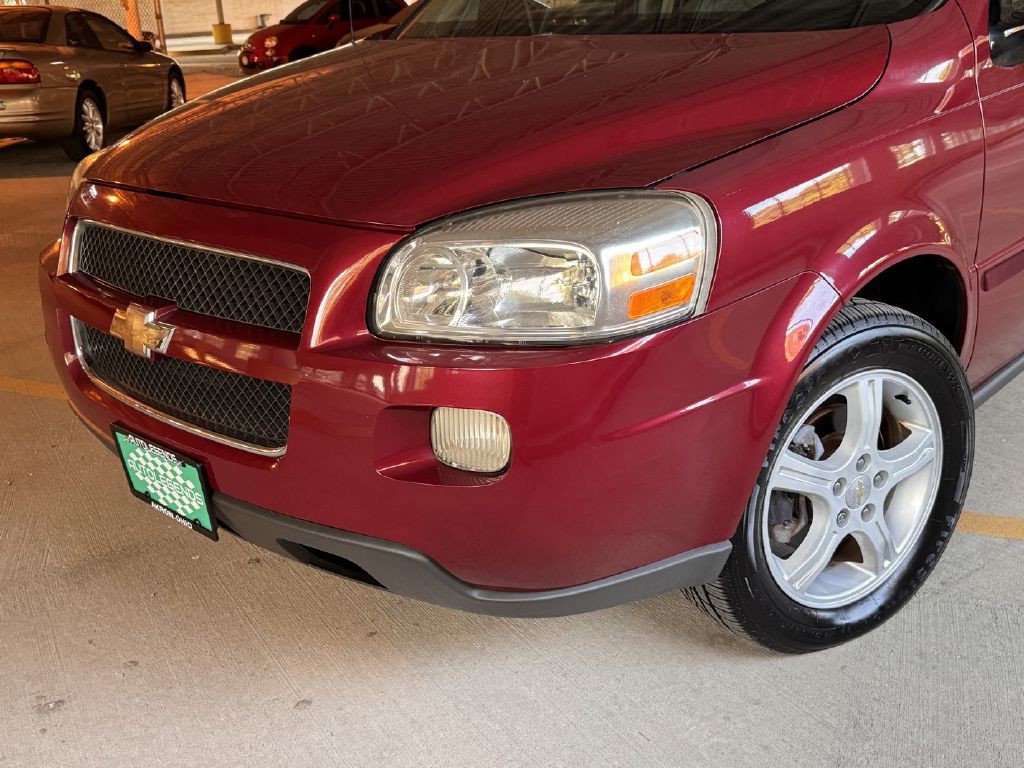 2005 Chevrolet Uplander Image 2