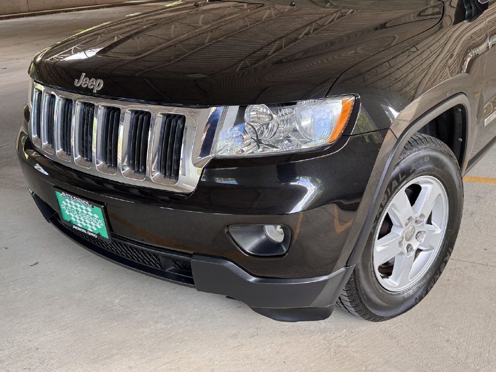 2012 Jeep Grand Cherokee Image 2