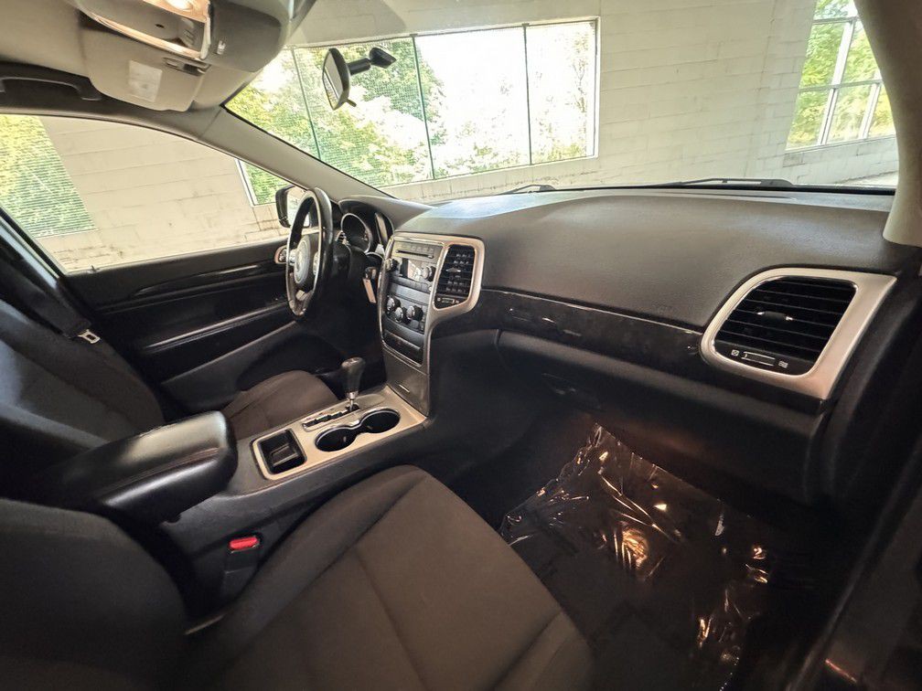 2012 Jeep Grand Cherokee Image 15