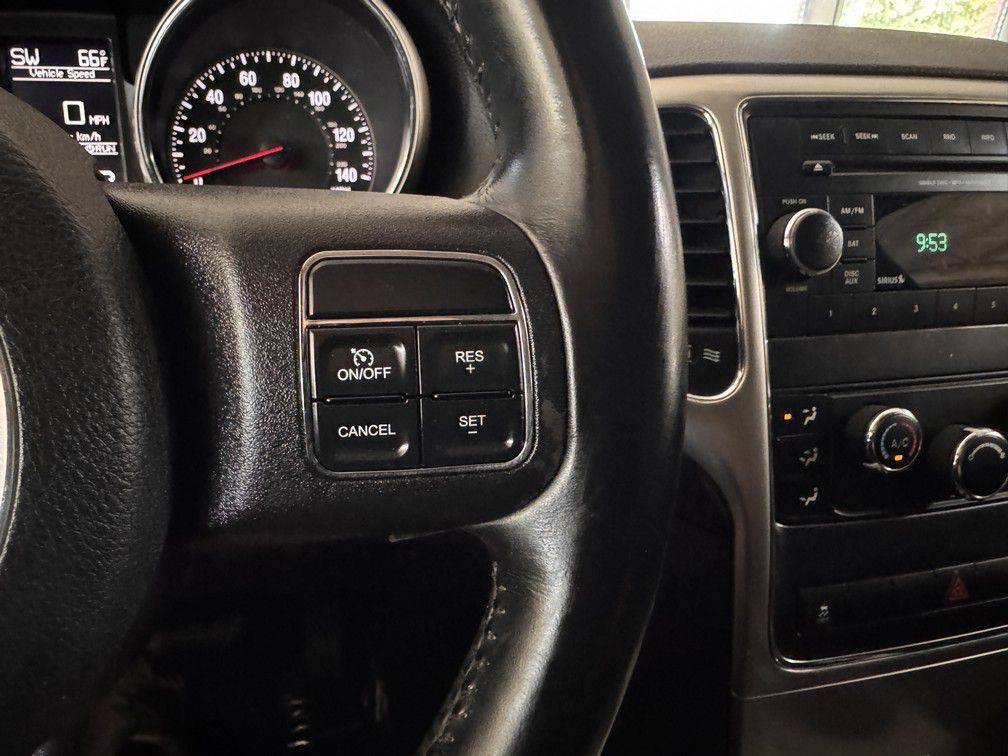 2012 Jeep Grand Cherokee Image 20