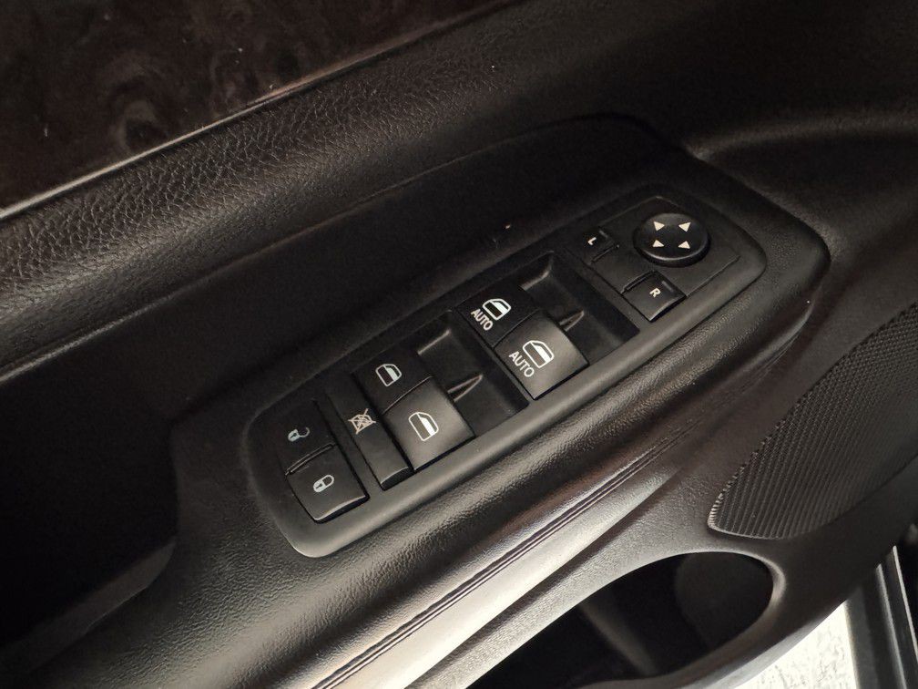 2012 Jeep Grand Cherokee Image 22