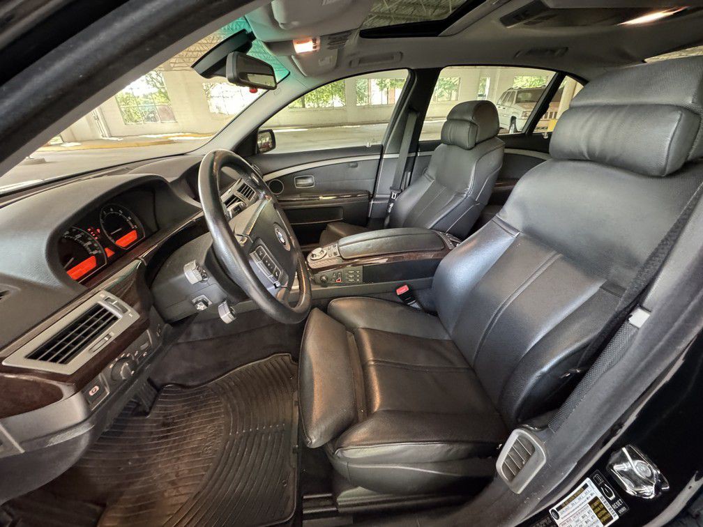 2005 BMW 7 Series Image 11