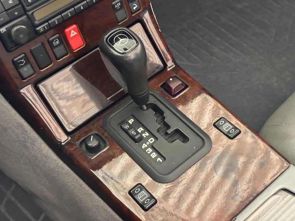 1998 Mercedes-Benz SL-Class Image 23