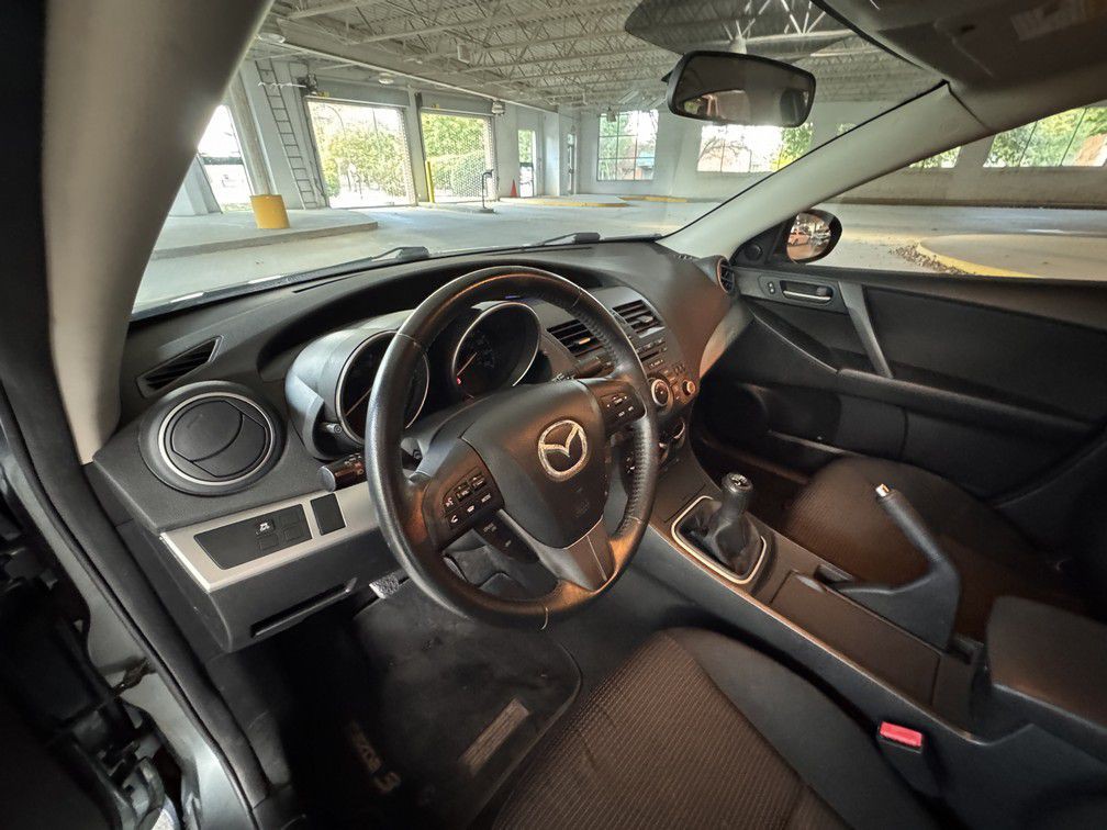 2012 Mazda Mazda3 Image 10